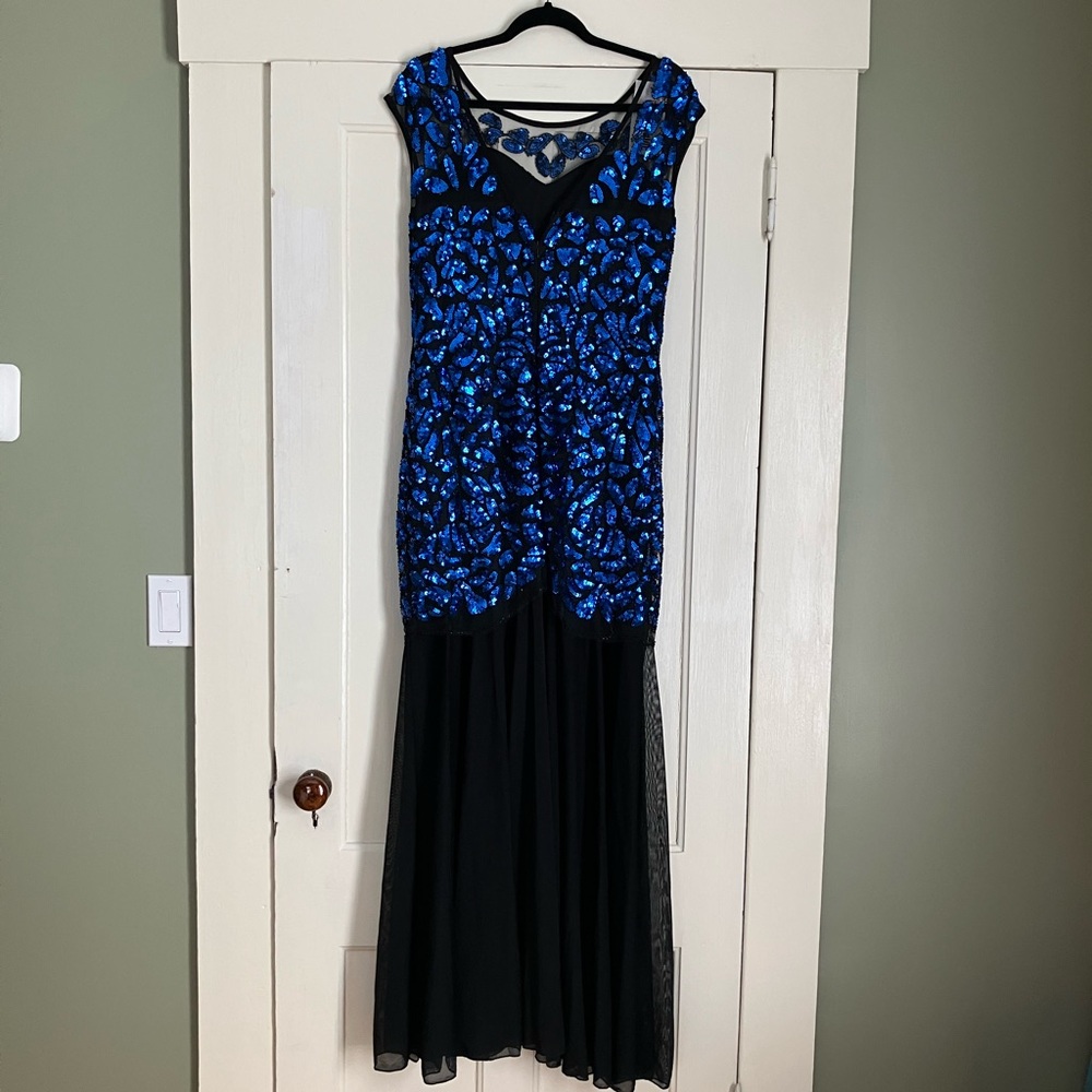 Blu sequined gown - Picture 4 of 4